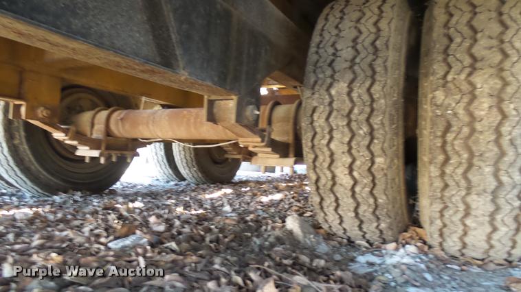 image for item CB9565 1985 Eager Beaver Trailers tilt deck equipment trailer