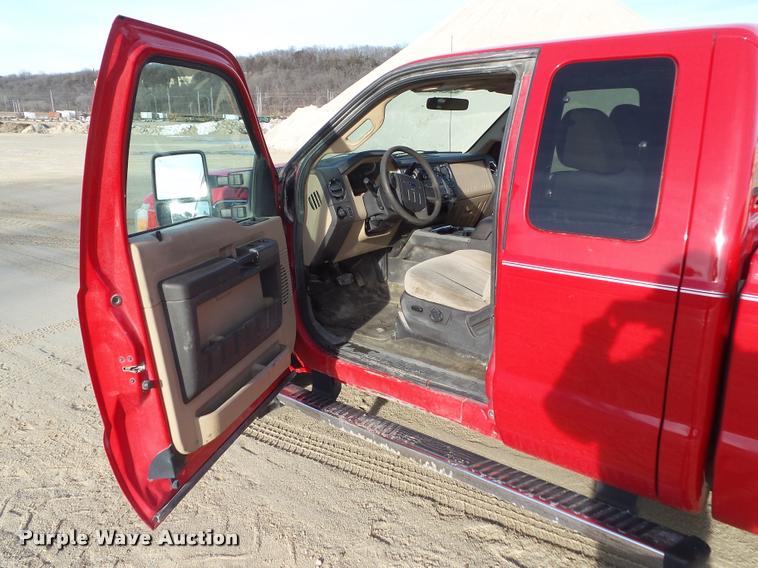image for item CB9816 2011 Ford F250 Super Duty SuperCab pickup truck