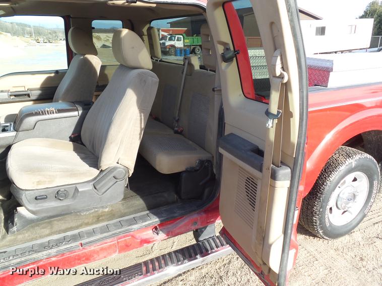 image for item CB9816 2011 Ford F250 Super Duty SuperCab pickup truck