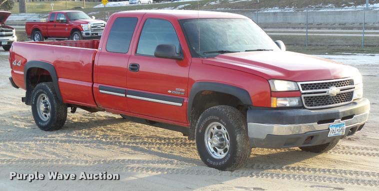 image for item CB9817 2005 Chevrolet Silverado 2500HD Ext. Cab pickup truck