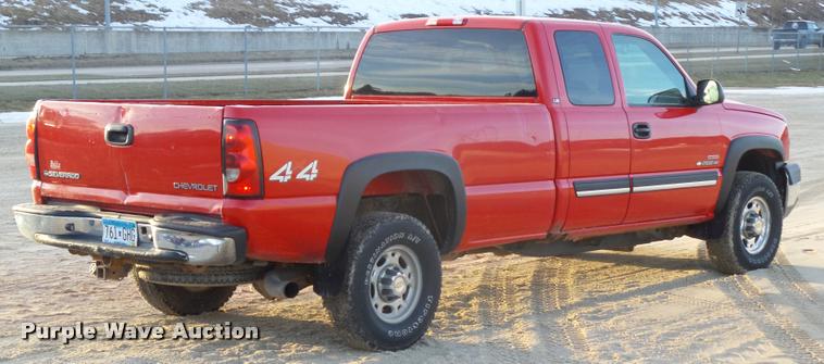 image for item CB9817 2005 Chevrolet Silverado 2500HD Ext. Cab pickup truck
