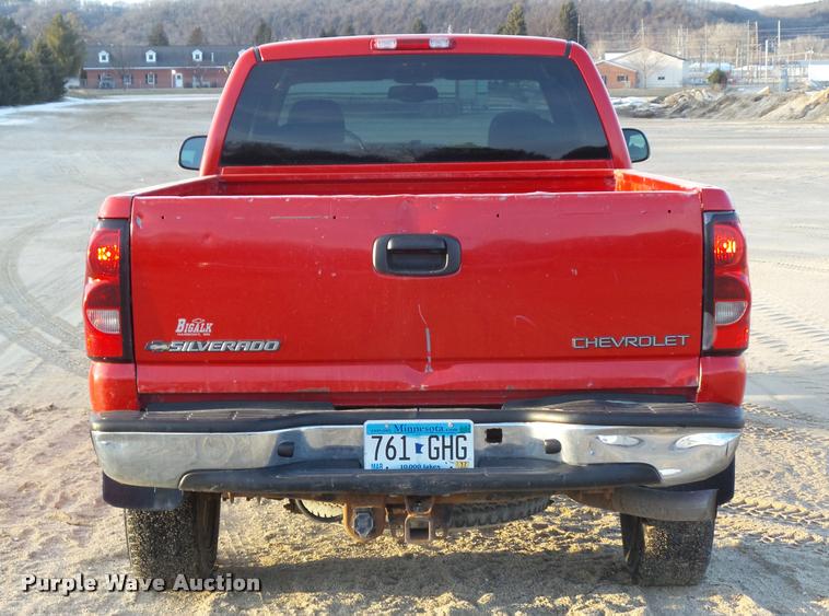 image for item CB9817 2005 Chevrolet Silverado 2500HD Ext. Cab pickup truck