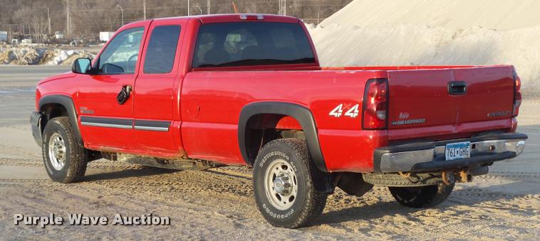 image for item CB9817 2005 Chevrolet Silverado 2500HD Ext. Cab pickup truck
