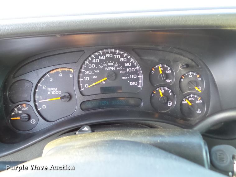 image for item CB9817 2005 Chevrolet Silverado 2500HD Ext. Cab pickup truck