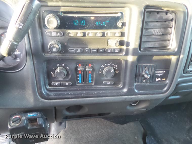 image for item CB9817 2005 Chevrolet Silverado 2500HD Ext. Cab pickup truck