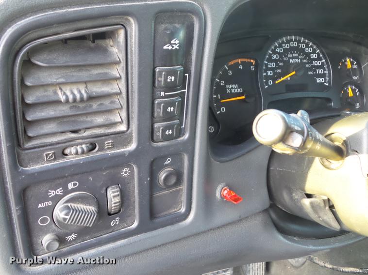 image for item CB9817 2005 Chevrolet Silverado 2500HD Ext. Cab pickup truck