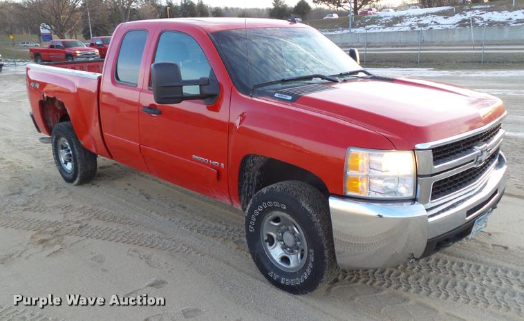 image for item CB9818 2007 Chevrolet Silverado 2500HD Ext. Cab pickup truck