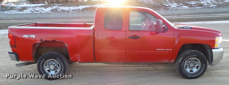 image for item CB9818 2007 Chevrolet Silverado 2500HD Ext. Cab pickup truck