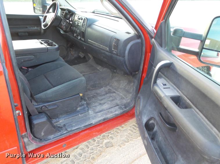 image for item CB9818 2007 Chevrolet Silverado 2500HD Ext. Cab pickup truck