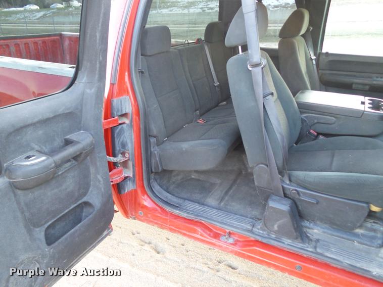 image for item CB9818 2007 Chevrolet Silverado 2500HD Ext. Cab pickup truck