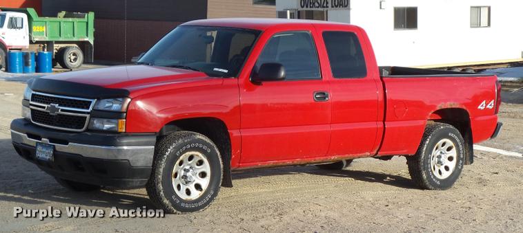 image for item CB9819 2007 Chevrolet Silverado Classic 1500 Ext. Cab pickup truck