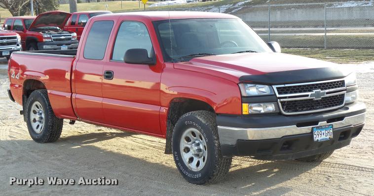 image for item CB9819 2007 Chevrolet Silverado Classic 1500 Ext. Cab pickup truck