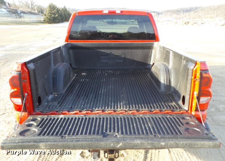 image for item CB9819 2007 Chevrolet Silverado Classic 1500 Ext. Cab pickup truck