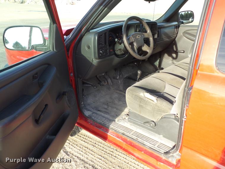 image for item CB9819 2007 Chevrolet Silverado Classic 1500 Ext. Cab pickup truck