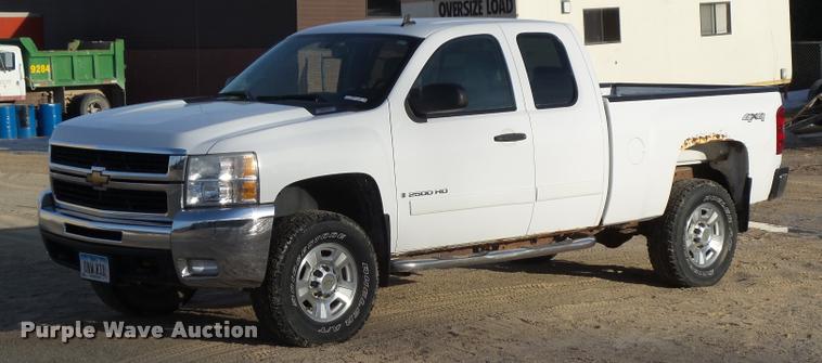 image for item CB9820 2007 Chevrolet Silverado K2500HD Ext. Cab pickup truck
