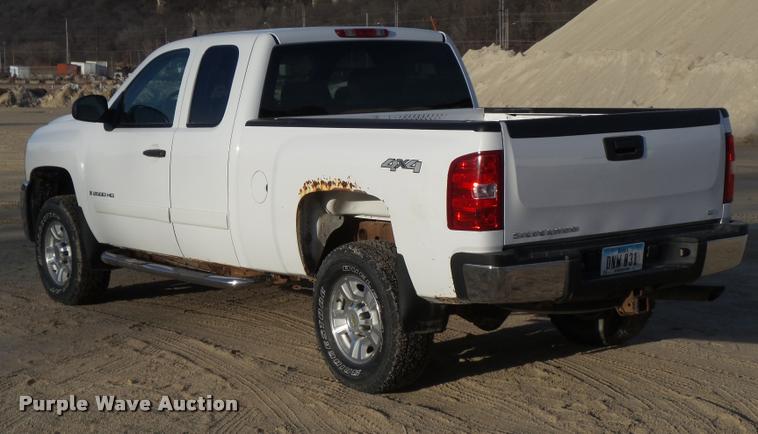 image for item CB9820 2007 Chevrolet Silverado K2500HD Ext. Cab pickup truck