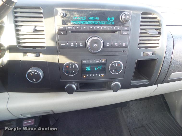 image for item CB9820 2007 Chevrolet Silverado K2500HD Ext. Cab pickup truck