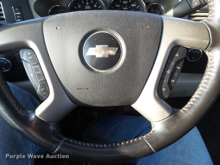 image for item CB9820 2007 Chevrolet Silverado K2500HD Ext. Cab pickup truck
