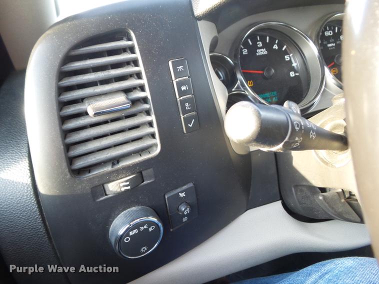 image for item CB9820 2007 Chevrolet Silverado K2500HD Ext. Cab pickup truck