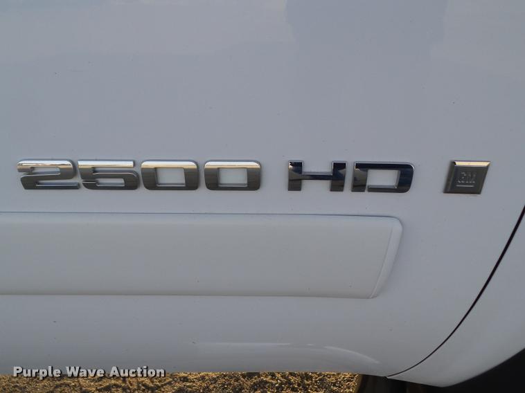 image for item CB9820 2007 Chevrolet Silverado K2500HD Ext. Cab pickup truck
