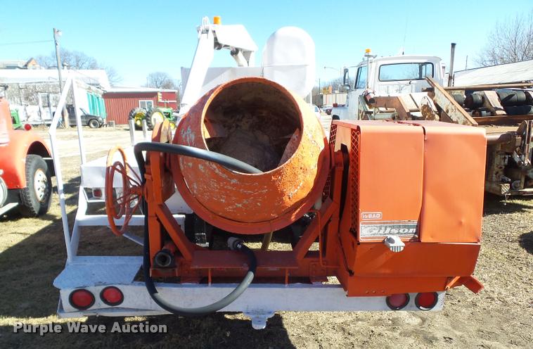 image for item CB9822 1985 International 1954 service truck