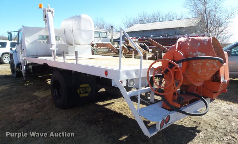 image for item CB9822 1985 International 1954 service truck