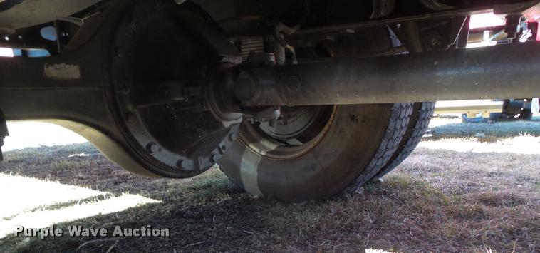 image for item CB9822 1985 International 1954 service truck