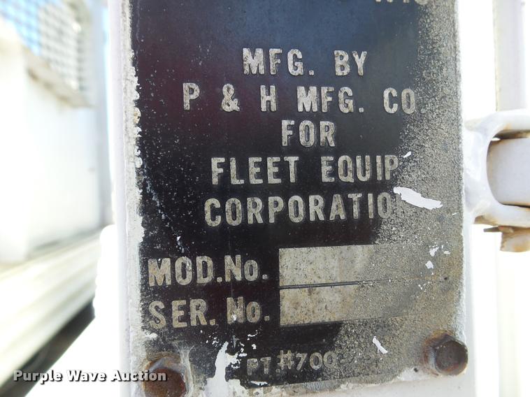 image for item CB9822 1985 International 1954 service truck