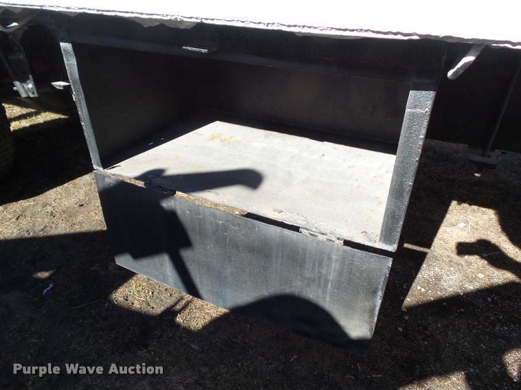 image for item CB9822 1985 International 1954 service truck