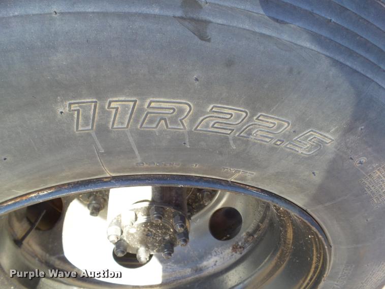 image for item CB9822 1985 International 1954 service truck