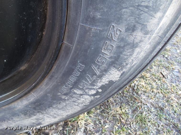 image for item CB9822 1985 International 1954 service truck