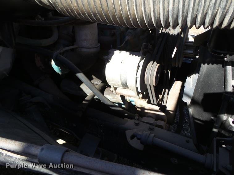 image for item CB9822 1985 International 1954 service truck