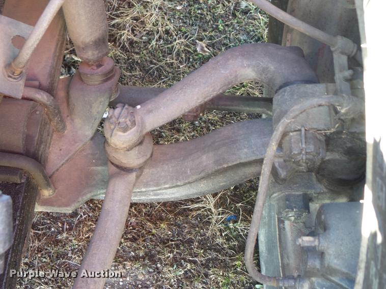 image for item CB9822 1985 International 1954 service truck