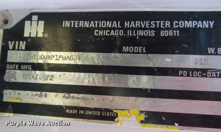 image for item CB9822 1985 International 1954 service truck