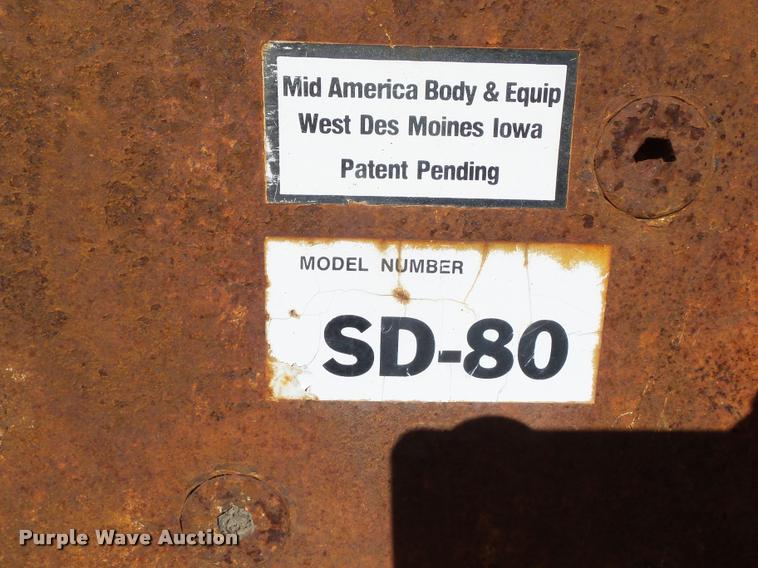 image for item CB9823 1984 Ford LN8000 service truck