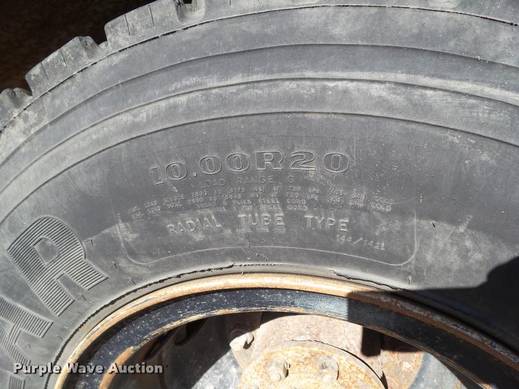 image for item CB9823 1984 Ford LN8000 service truck