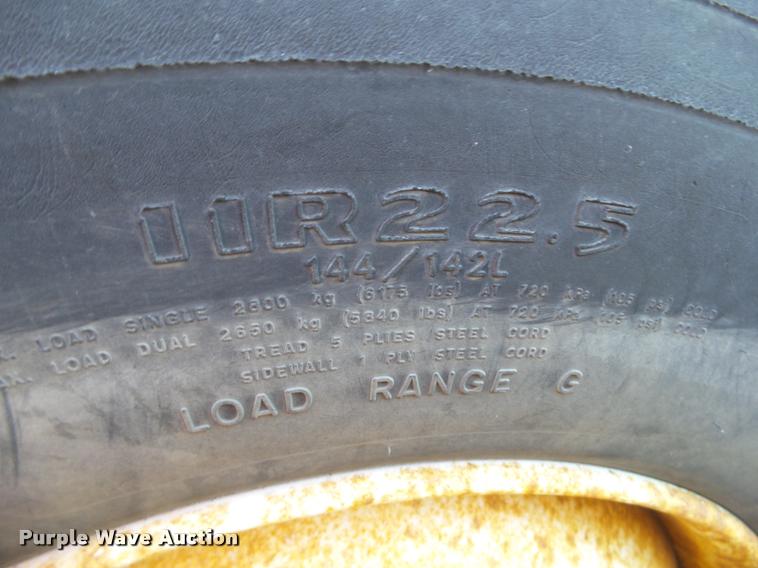 image for item CB9823 1984 Ford LN8000 service truck