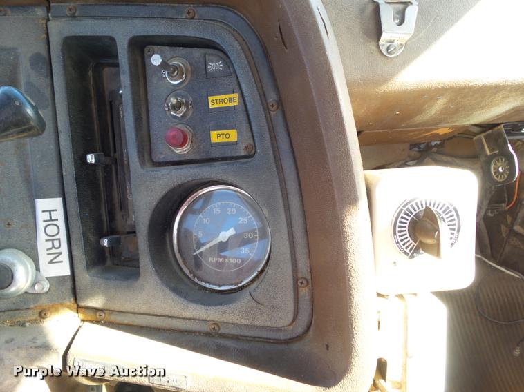 image for item CB9823 1984 Ford LN8000 service truck