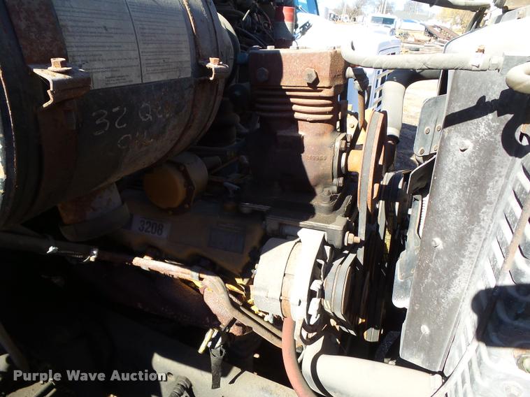 image for item CB9823 1984 Ford LN8000 service truck