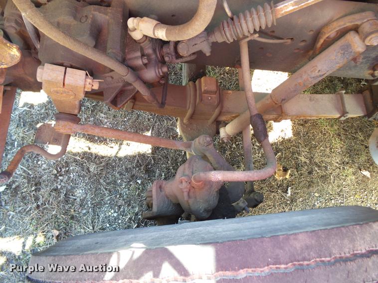 image for item CB9823 1984 Ford LN8000 service truck