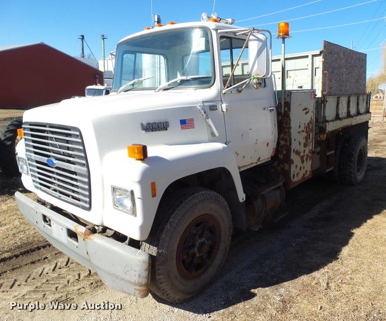 image for item CB9824 1987 Ford LN8000 dump truck