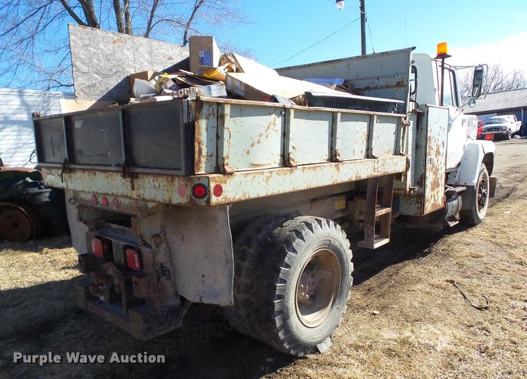 image for item CB9824 1987 Ford LN8000 dump truck