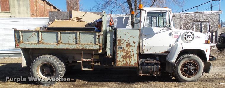 image for item CB9824 1987 Ford LN8000 dump truck