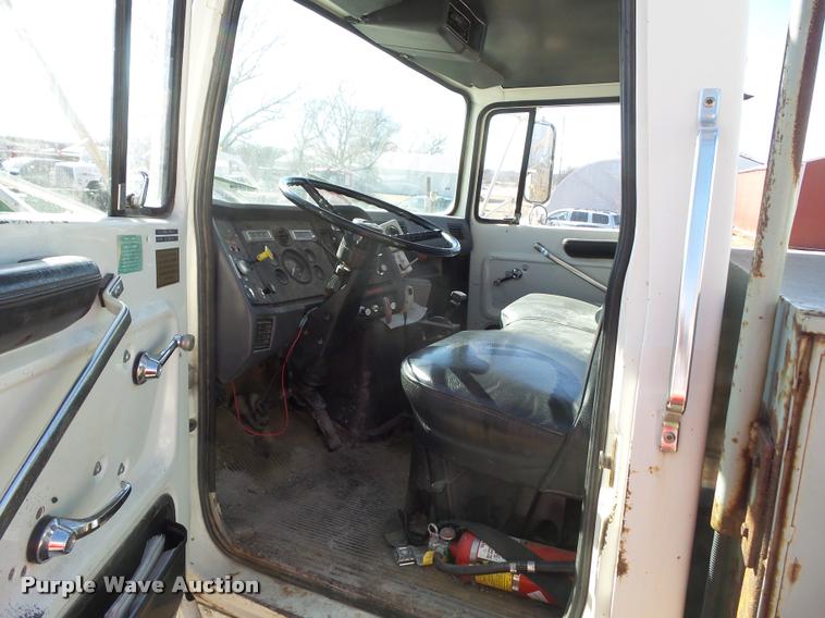 image for item CB9824 1987 Ford LN8000 dump truck