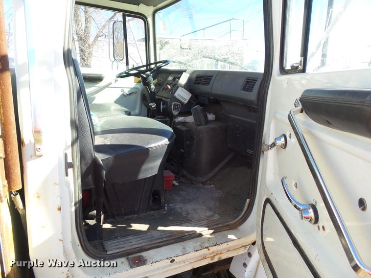 image for item CB9824 1987 Ford LN8000 dump truck