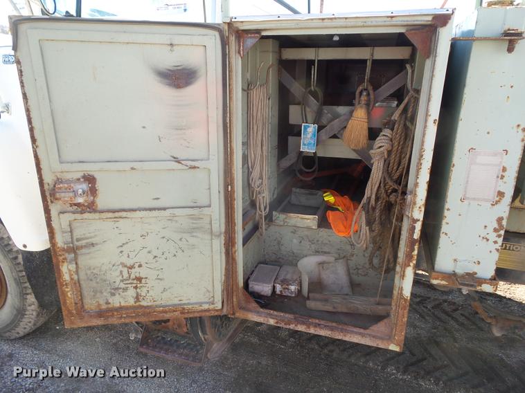 image for item CB9824 1987 Ford LN8000 dump truck