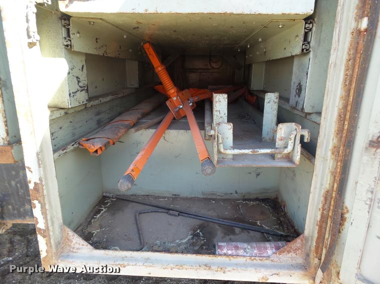 image for item CB9824 1987 Ford LN8000 dump truck