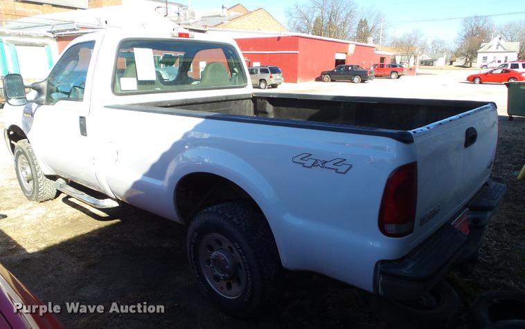 image for item CB9826 2005 Ford F250 Super Duty XL pickup truck