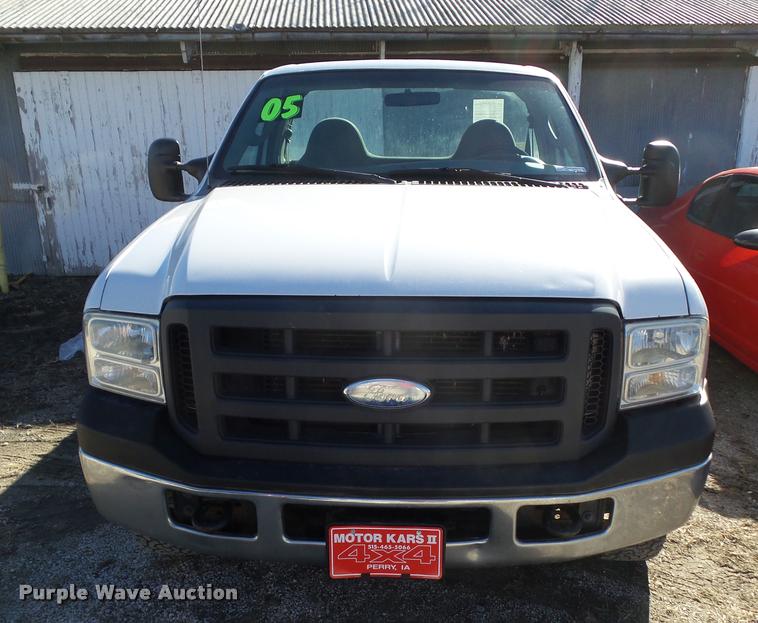 image for item CB9826 2005 Ford F250 Super Duty XL pickup truck