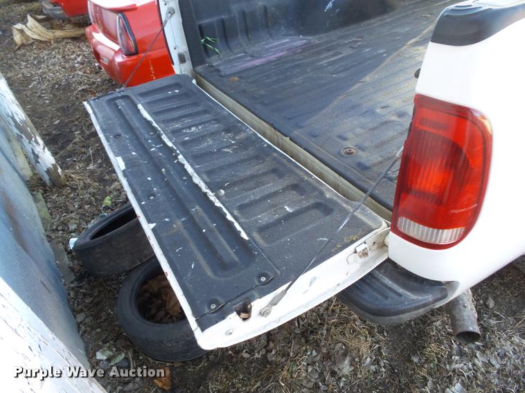image for item CB9826 2005 Ford F250 Super Duty XL pickup truck